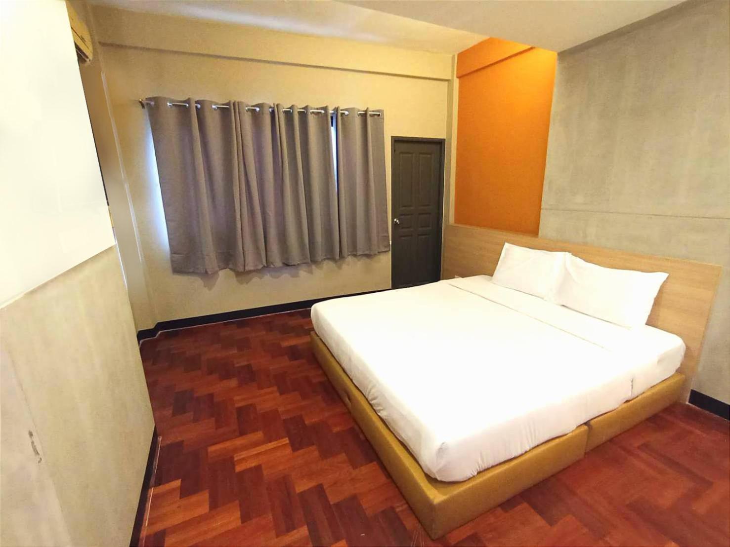 Go Inn Silom โกอินน์ สีลม - สถานีรถไฟฟ้าเซนต์หลุยส์ Бангкок Экстерьер фото